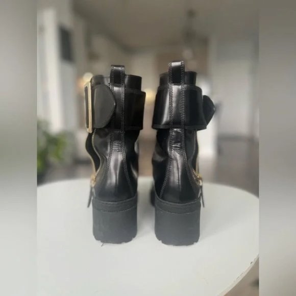 Burberry Scarcroft 50 Buckle-Accented Boots - Picture 5 of 10